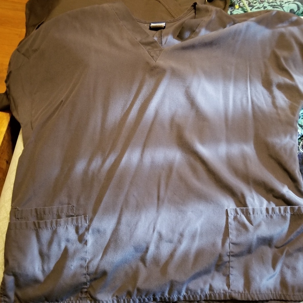 Cherokee scrub top